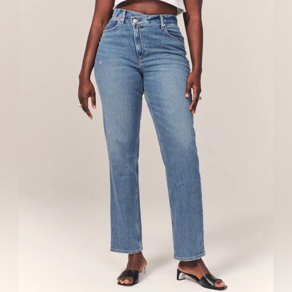 Curve Love Ultra High Rise 90s Straight Jean SHORT